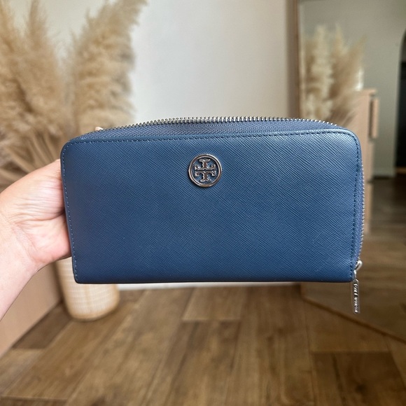 Tory Burch Blue Zip Wallet - Picture 1 of 5